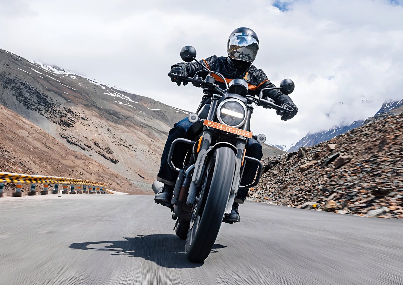 harley_davidson_powersports_ride_motorcucle_mountains_road